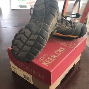 Keen toddler hiking shoes size 9 toddler